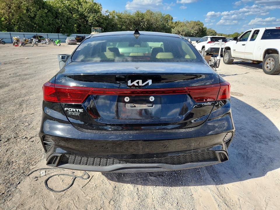 Foto 6 de la subasta – 2023 KIA FORTE con VIN 3KPF24AD4PE609977