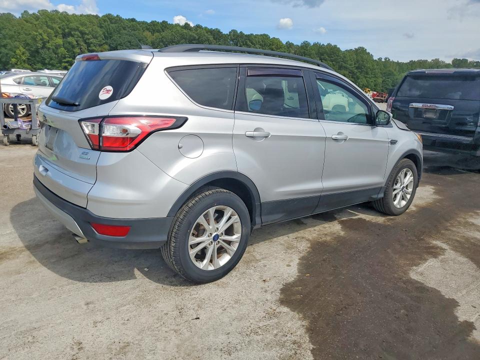 صورة رقم 3 من المزاد - 2018 FORD ESCAPE مع VIN 1FMCU0GD8JUB74916
