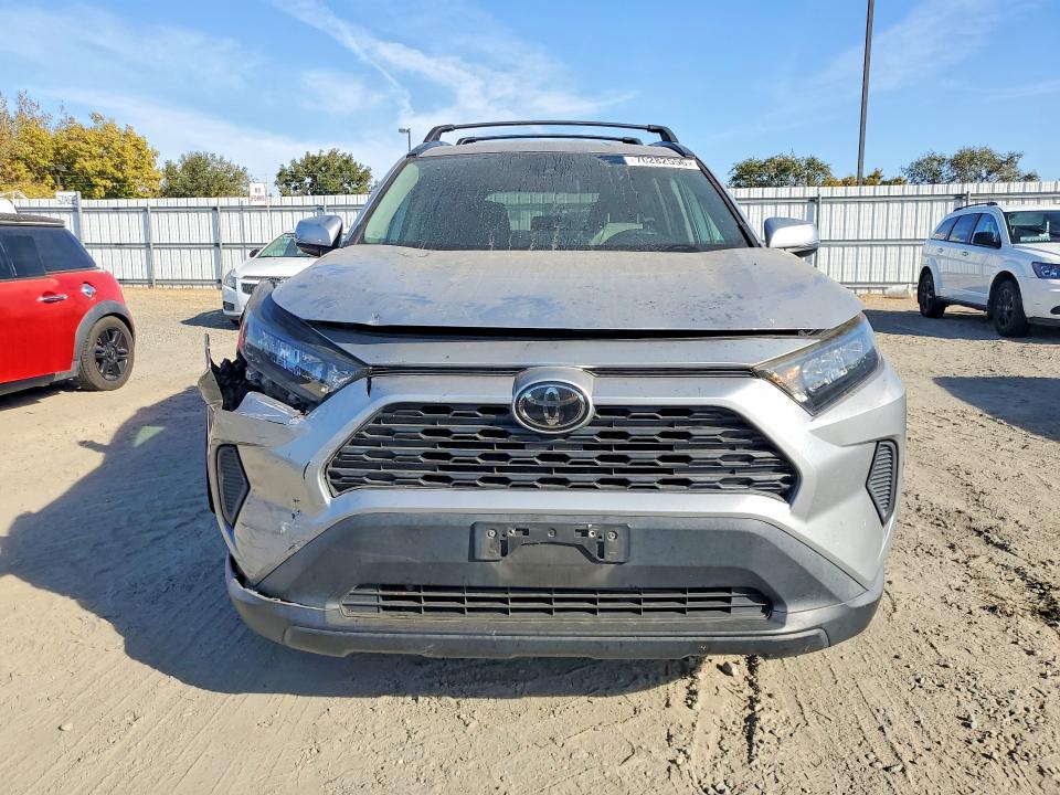Photo 5 from auction – 2019 TOYOTA RAV4 with VIN 2T3K1RFV2KW028796