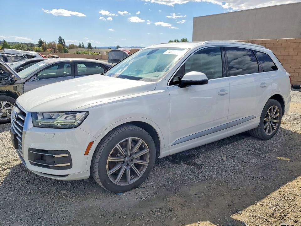 AUDI Q7 2018 مع رقم تعريف المركبة WA1LAAF71JD044663 - صورة من المزاد