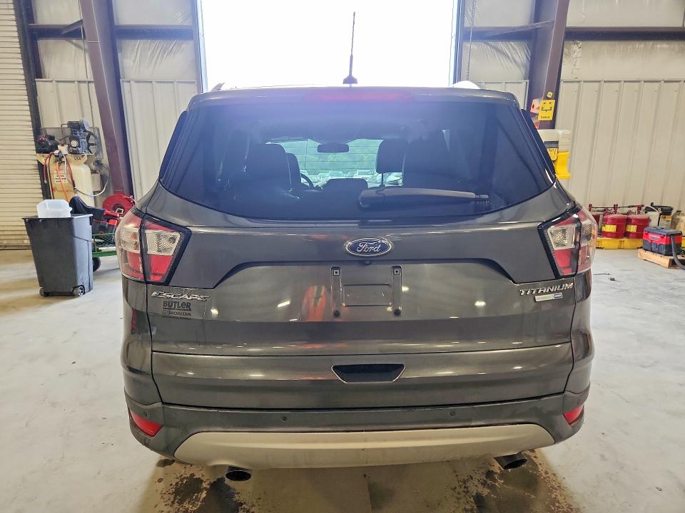 Photo 6 from auction – 2017 FORD ESCAPE with VIN 1FMCU9J94HUD57989