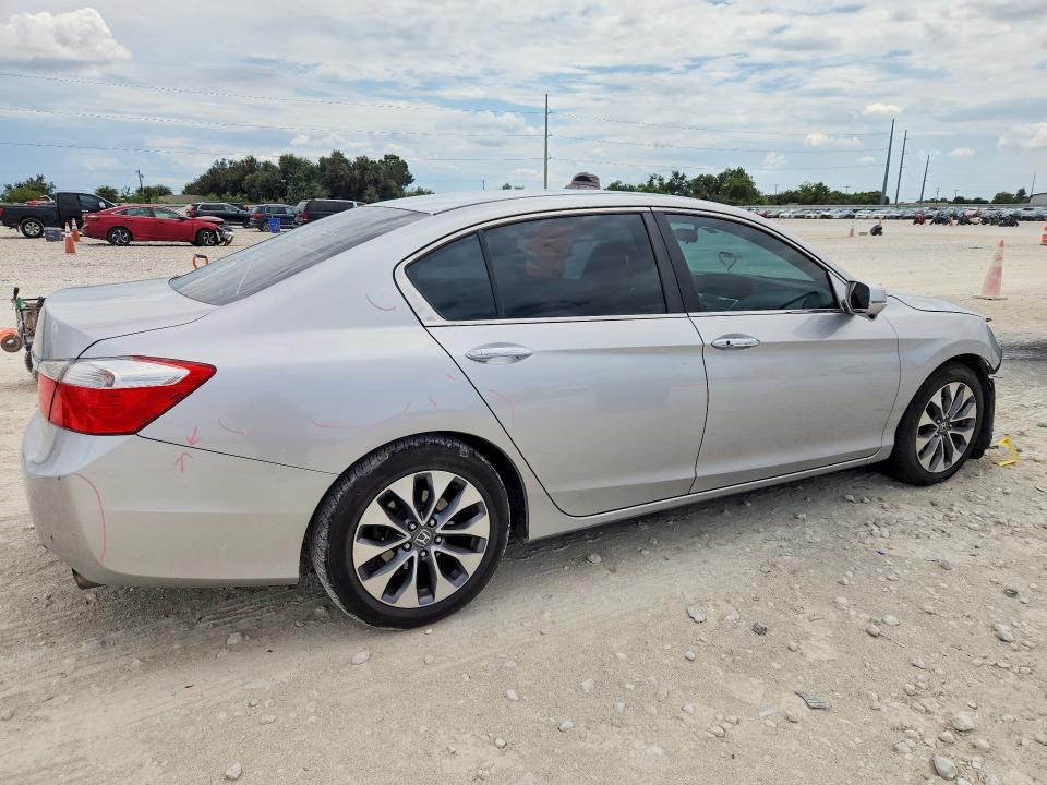 Photo 3 from auction – 2013 HONDA ACCORD with VIN 1HGCR2F7XDA184626