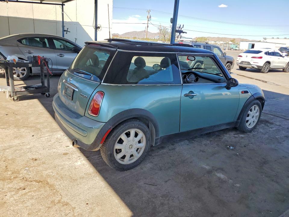 Foto 3 de la subasta – 2003 MINI COOPER con VIN WMWRC33493TC39872