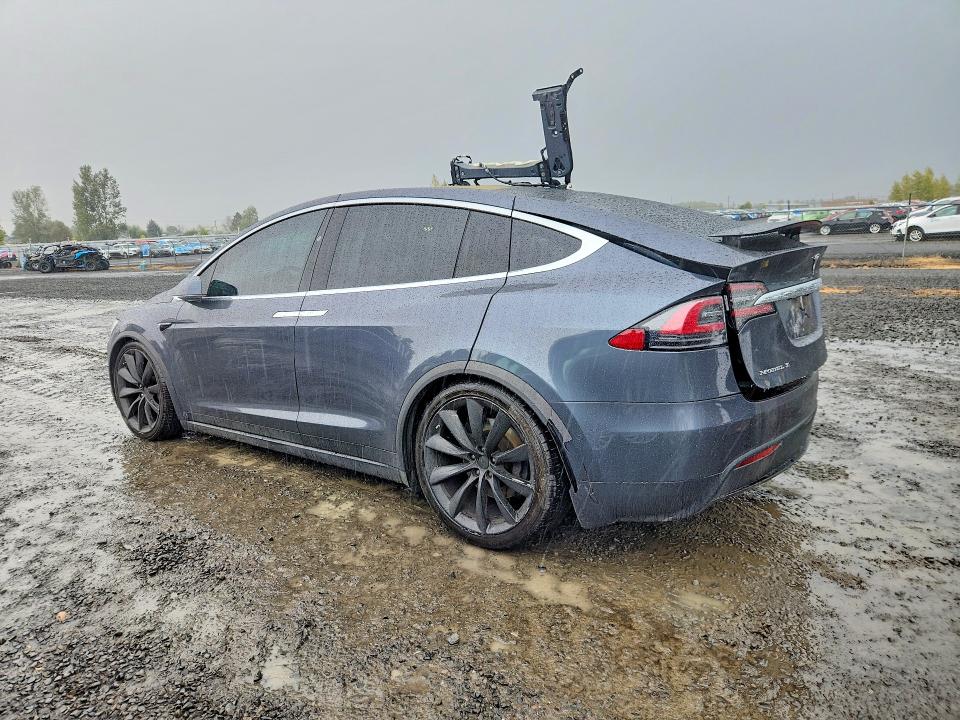 Foto 2 de la subasta – 2017 TESLA MODEL X con VIN 5YJXCDE22HF044800