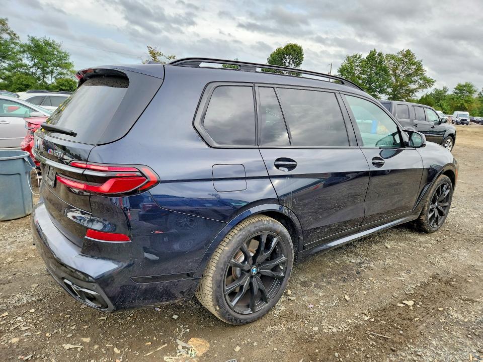 Photo 3 from auction – 2025 BMW X7 with VIN 5UX33EM09S9W95622