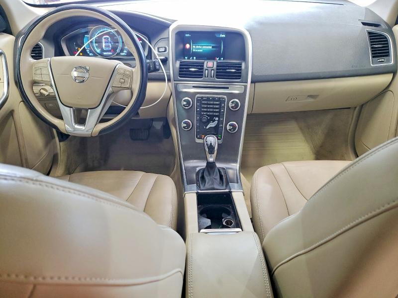 صورة رقم 8 من المزاد - 2015 VOLVO XC60 مع VIN YV4612RK2F2710700