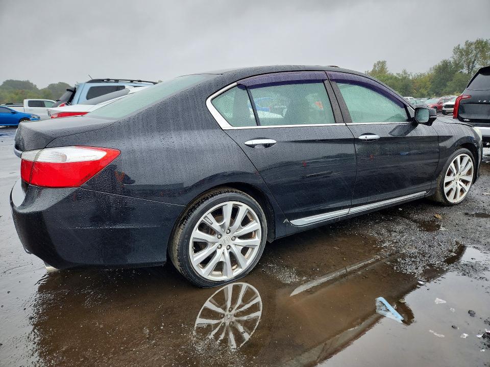 Photo 3 from auction – 2015 HONDA ACCORD with VIN 1HGCR2F78FA195952