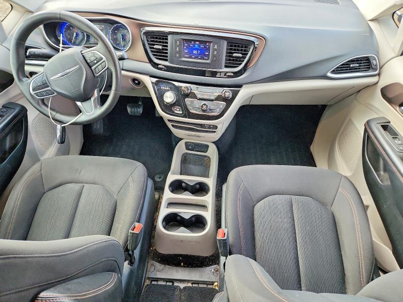 Photo 8 from auction – 2017 CHRYSLER PACIFICA with VIN 2C4RC1CG0HR827124