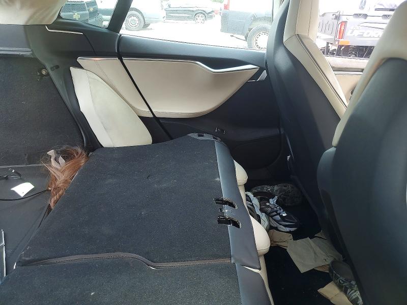 Photo 11 from auction – 2012 TESLA MODEL S with VIN 5YJSA1DP9CFS00576