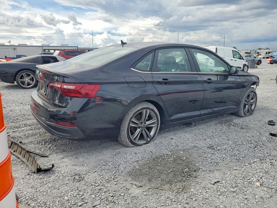 Снимка 3 от търг – 2024 VOLKSWAGEN JETTA с VIN 3VWEM7BU4RM047669