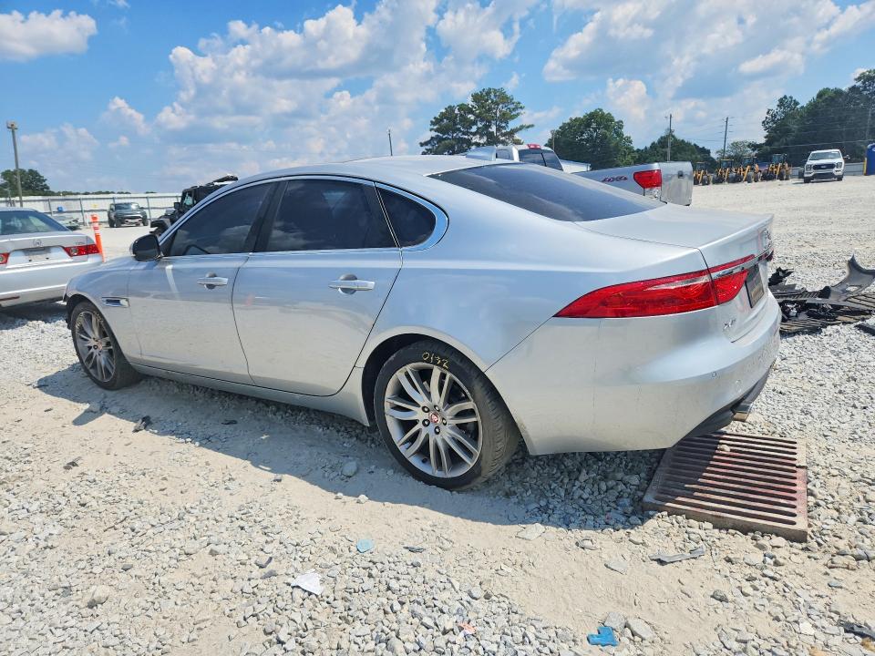 Снимка 2 от търг – 2017 JAGUAR XF с VIN SAJBE4BV3HCY30073