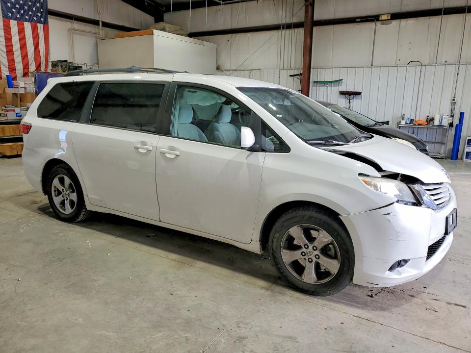 Photo 4 from auction – 2015 TOYOTA SIENNA with VIN 5TDKK3DC2FS618077