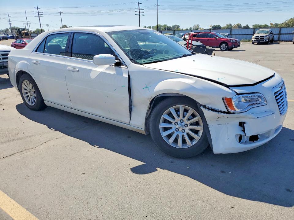 Photo 4 from auction – 2014 CHRYSLER 300 with VIN 2C3CCAAG7EH217784