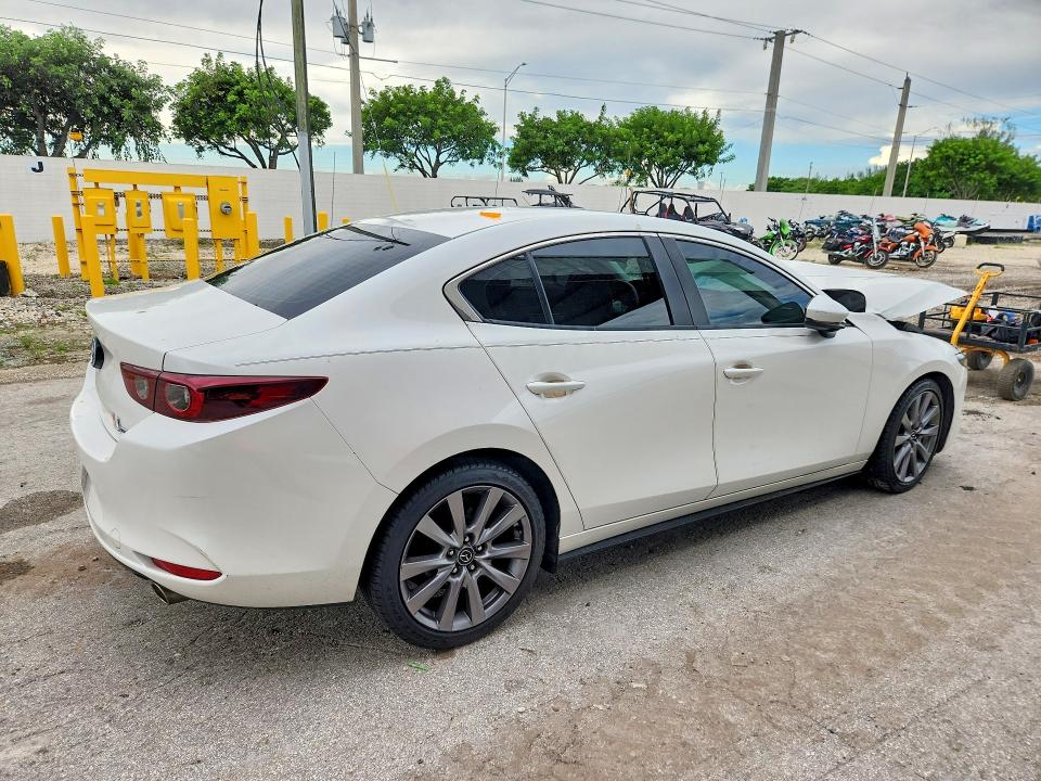 Фото 3 с аукциона – 2022 MAZDA 3 с VIN 3MZBPABL4NM314186