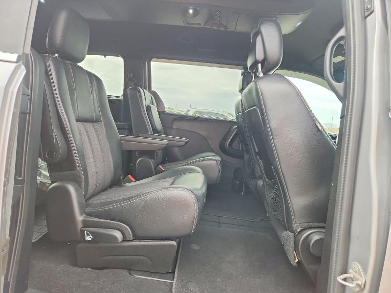 Photo 10 from auction – 2015 CHRYSLER TOWN & COUNTRY with VIN 2C4RC1HG9FR698564