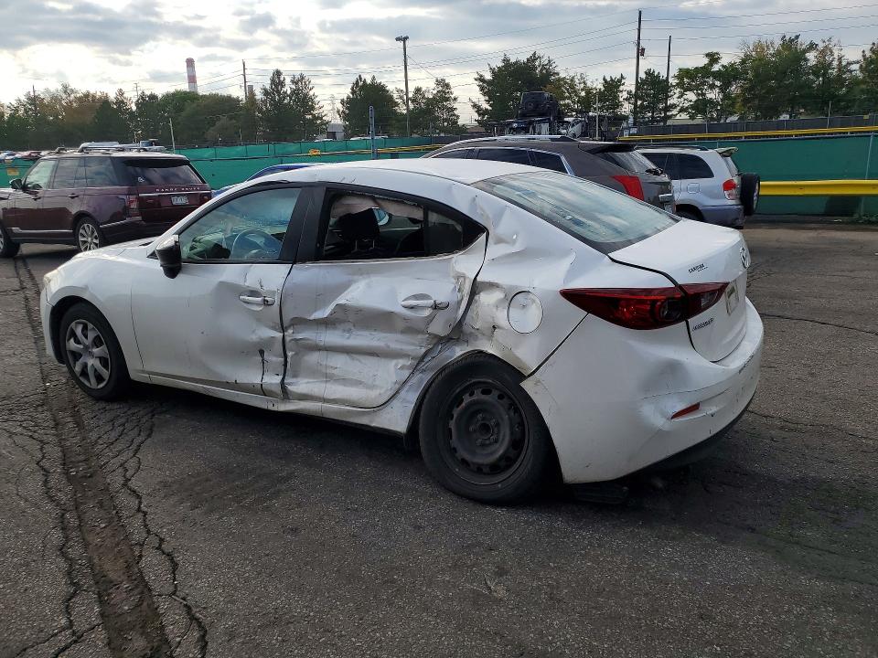 صورة رقم 2 من المزاد - 2015 MAZDA 3 مع VIN JM1BM1T72F1235580