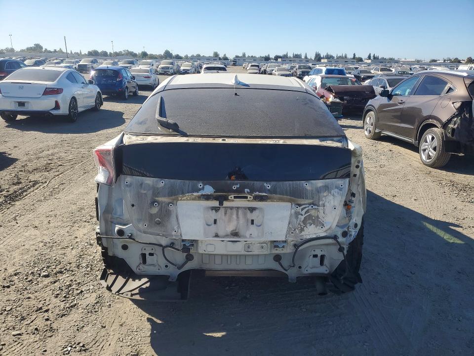 Zdjęcie 6 z aukcji – 2018 TOYOTA PRIUS z VIN JTDKBRFU6J3599231