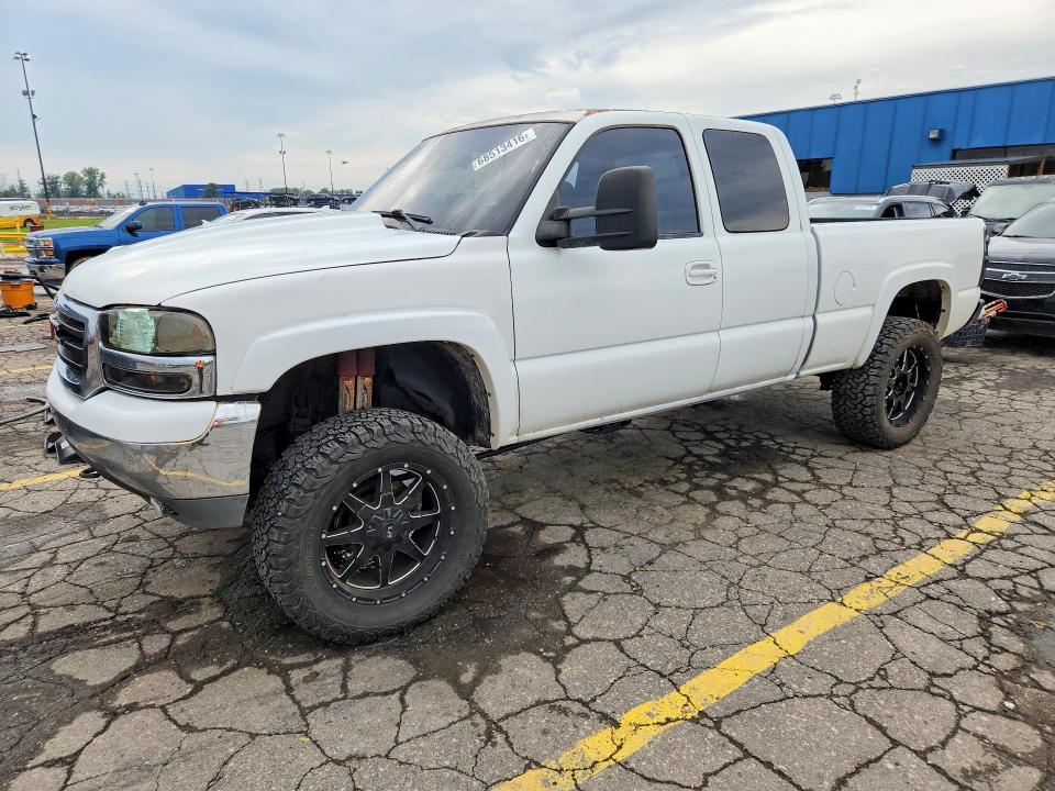 GMC NEW SIERRA 2002 with VIN 2GTEK19T921213278 - Photo from auction