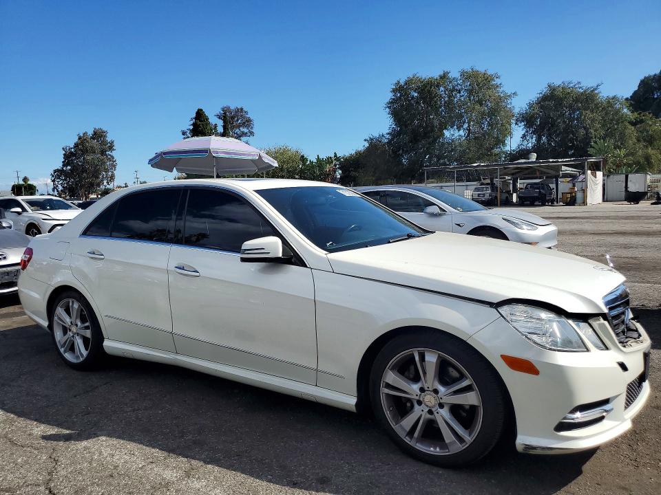 Photo 4 from auction – 2013 MERCEDES-BENZ E with VIN WDDHF5KB7DA736100