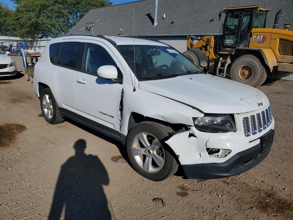 Снимка 4 от търг – 2015 JEEP COMPASS с VIN 1C4NJDEBXFD259441