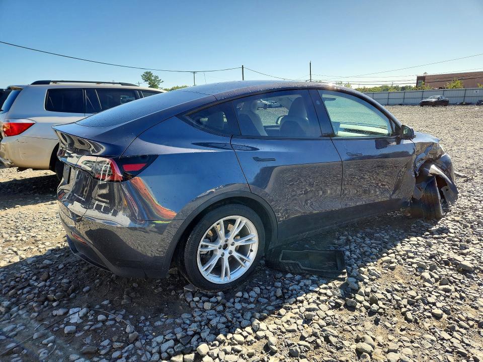 Фото 3 с аукциона – 2023 TESLA MODEL Y с VIN 7SAYGDEE5PF872568
