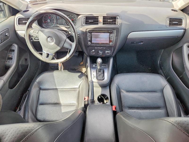 Photo 8 from auction – 2014 VOLKSWAGEN JETTA with VIN 3VWD07AJ6EM362305
