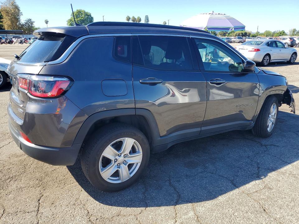 Фото 3 с аукциона – 2022 JEEP COMPASS с VIN 3C4NJDBB2NT184005