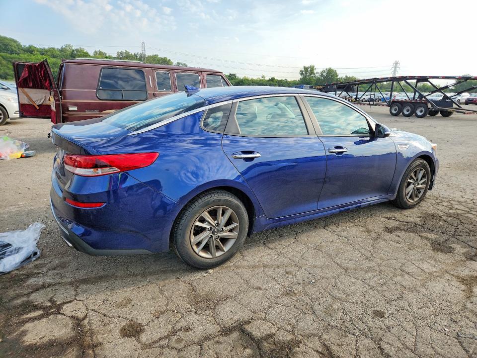 Photo 3 from auction – 2019 KIA OPTIMA with VIN 5XXGT4L34KG334245