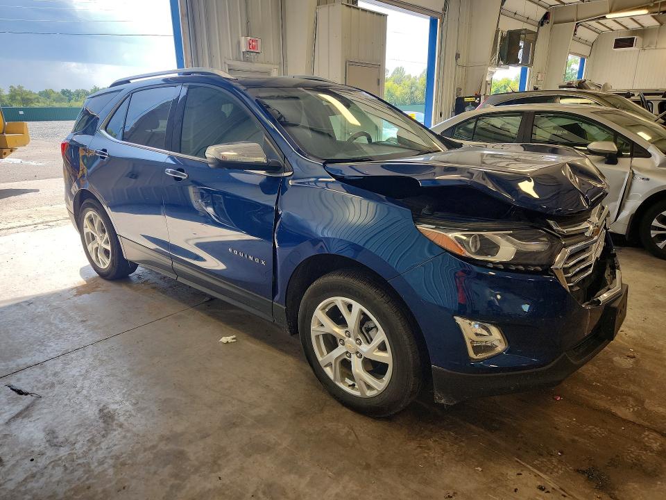 Photo 4 from auction – 2020 CHEVROLET EQUINOX with VIN 2GNAXXEV0L6211330