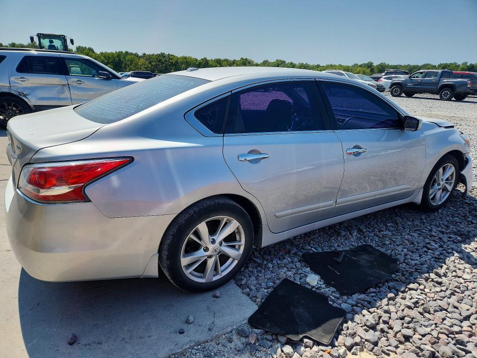 Photo 3 from auction – 2015 NISSAN ALTIMA with VIN 1N4AL3AP7FC219303