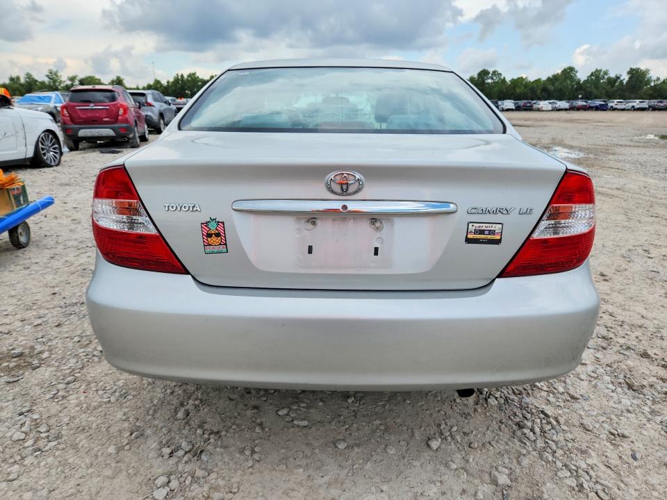 Photo 6 from auction – 2002 TOYOTA CAMRY with VIN 4T1BE32K62U089428