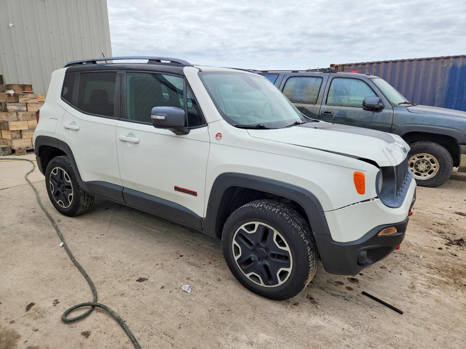 Photo 4 from auction – 2015 JEEP RENEGADE with VIN ZACCJBCT0FPB53998