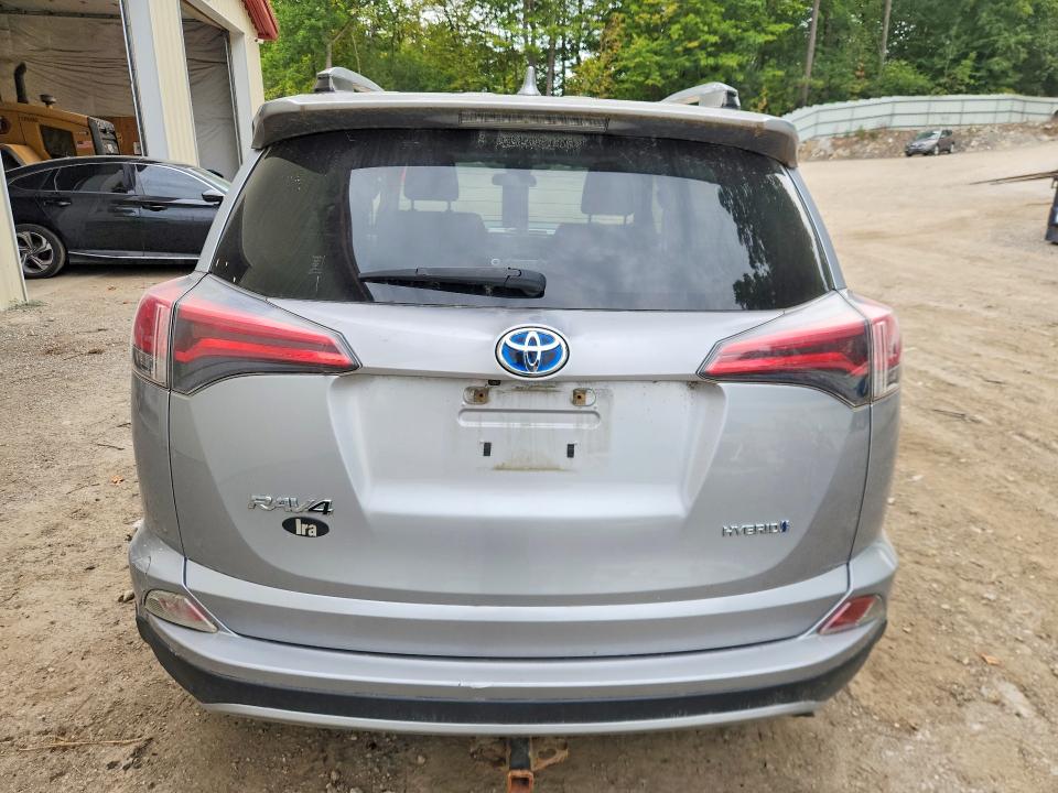 Photo 6 from auction – 2018 TOYT RAV4 with VIN JTMRJREV6JD252696