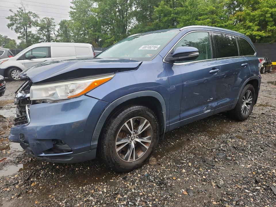 TOYOTA HIGHLANDER 2016 with VIN 5TDJKRFH6GS322844 - Photo from auction