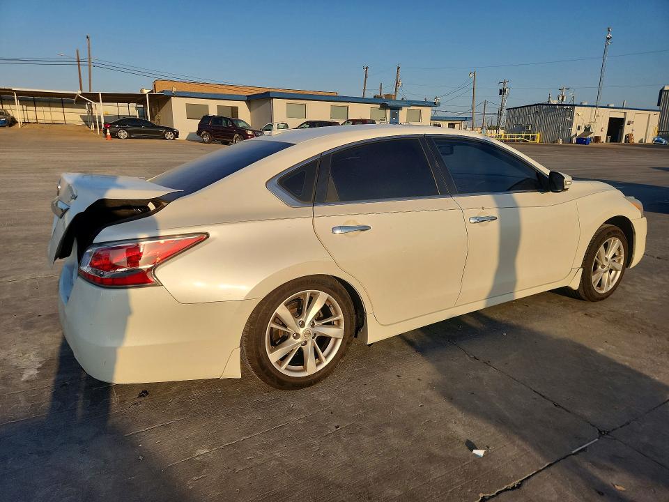 Photo 3 from auction – 2015 NISSAN ALTIMA with VIN 1N4AL3AP7FC239924