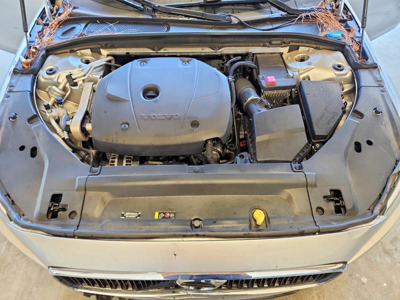 Photo 11 from auction – 2018 VOLVO S90 with VIN LVY982MK2JP022235
