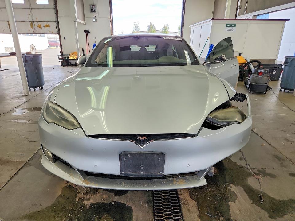 Zdjęcie 5 z aukcji – 2018 TESLA MODEL S z VIN 5YJSA1E23JF247408