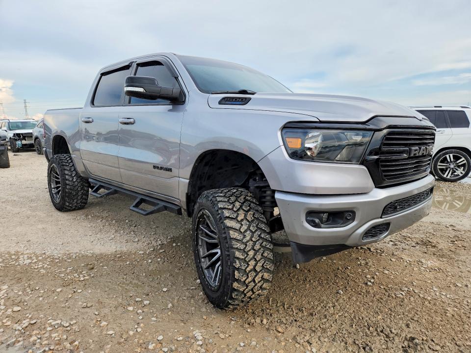 Zdjęcie 4 z aukcji – 2021 RAM 1500 z VIN 1C6SRFFT3MN598393
