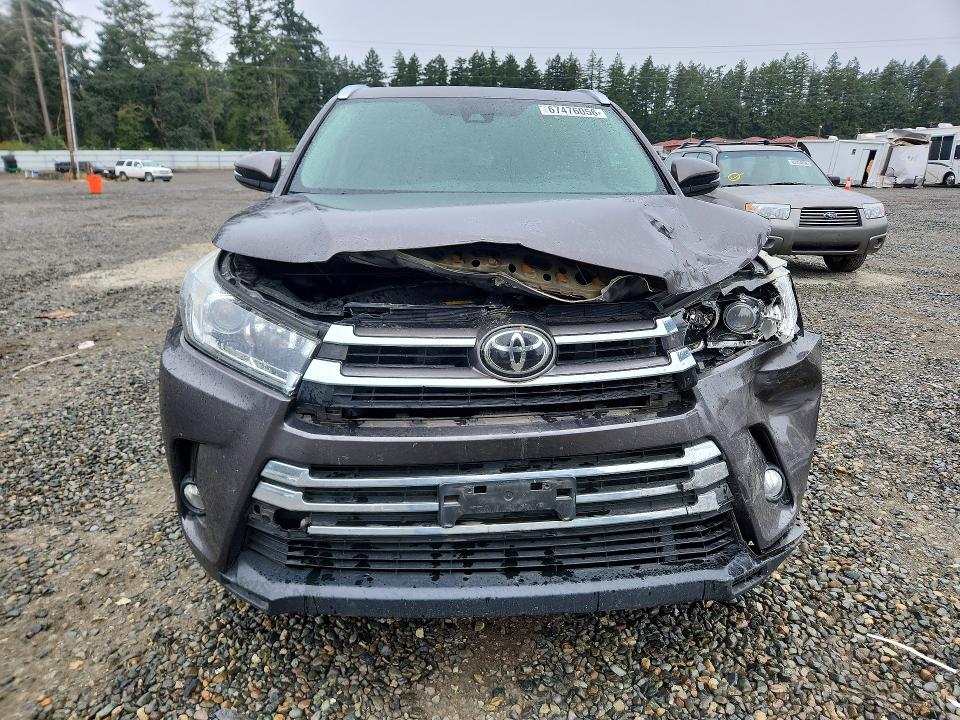 Photo 5 from auction – 2018 TOYOTA HIGHLANDER with VIN 5TDDZRFH0JS497297