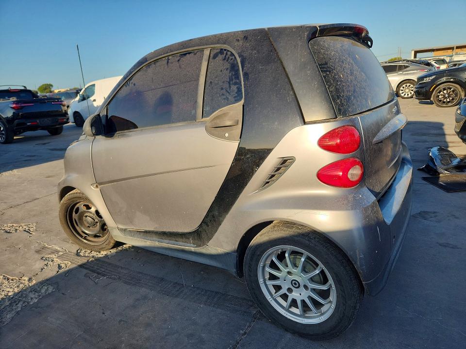 Photo 2 from auction – 2013 SMART FORTWO with VIN WMEEJ3BA1DK687771