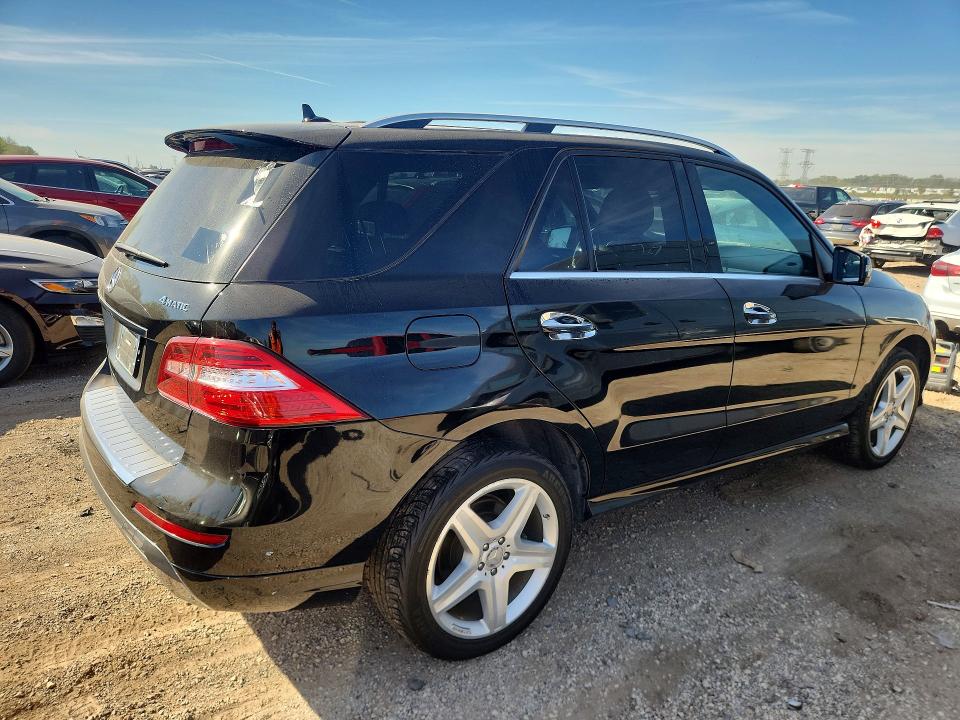 Снимка 3 от търг – 2015 MERCEDES-BENZ ML с VIN 4JGDA5HB1FA465502