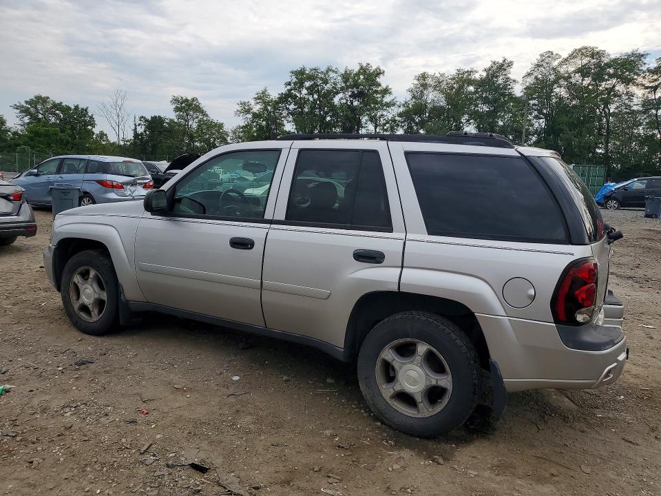 Photo 2 from auction – 2008 CHEVROLET TRAILBLAZER with VIN 1GNDT13S282102242