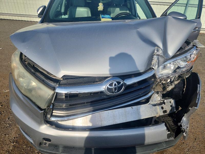 Photo 12 from auction – 2016 TOYOTA HIGHLANDER with VIN 5TDJKRFH2GS242036