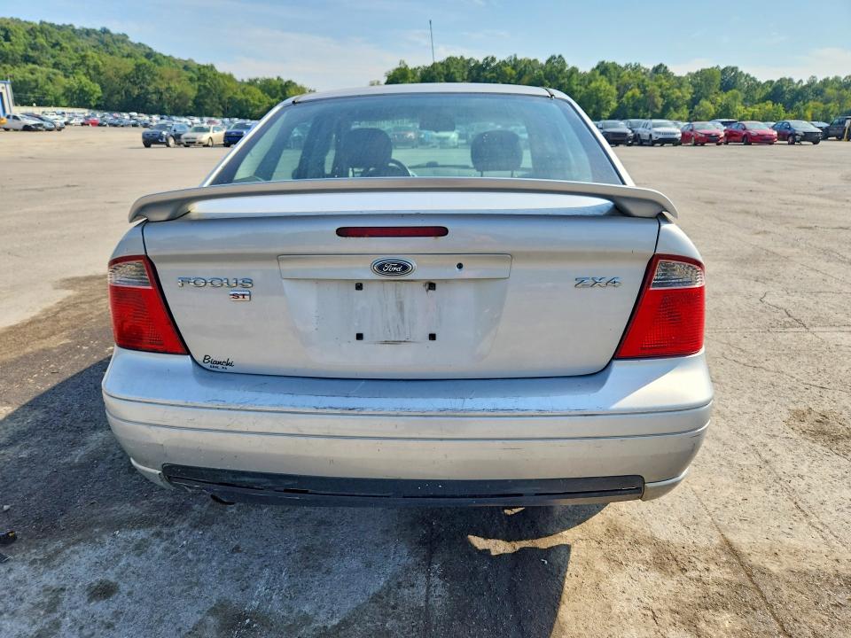 Photo 6 from auction – 2005 FORD FOCUS with VIN 1FAFP38Z15W153765