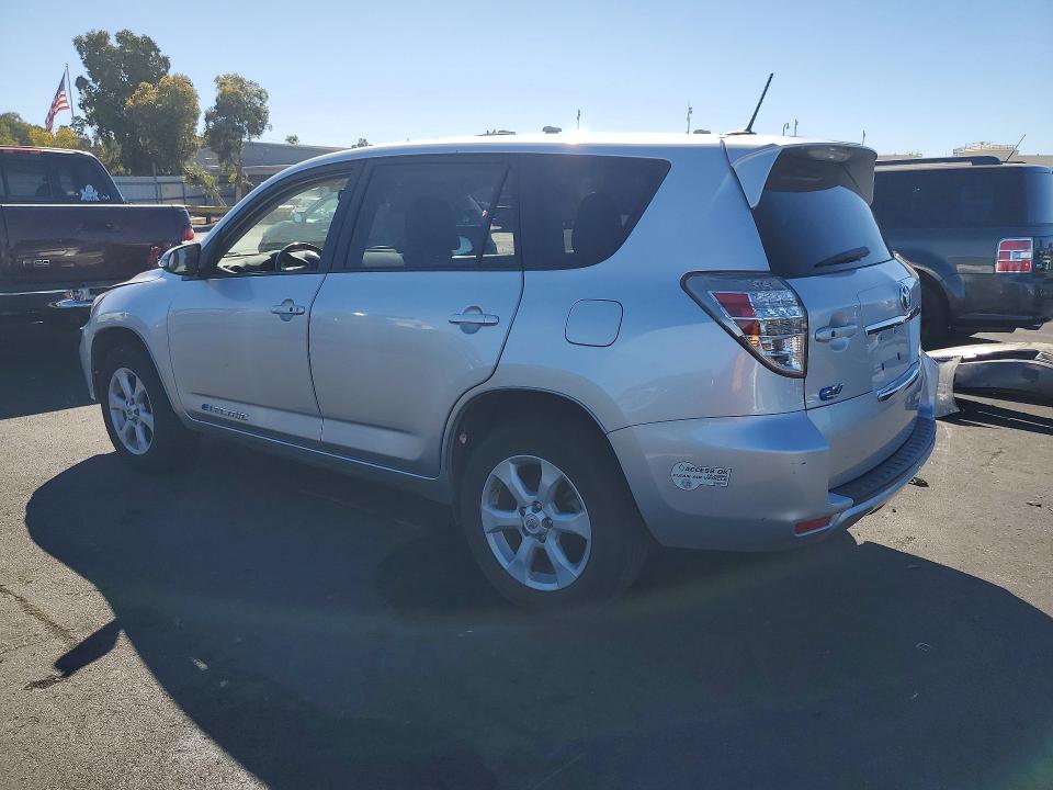 Снимка 2 от търг – 2014 TOYOTA RAV4 EV с VIN 2T3YL4DV7EW002984