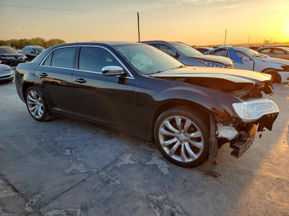 Zdjęcie 4 z aukcji – 2019 CHRYSLER 300 z VIN 2C3CCAAG9KH661180