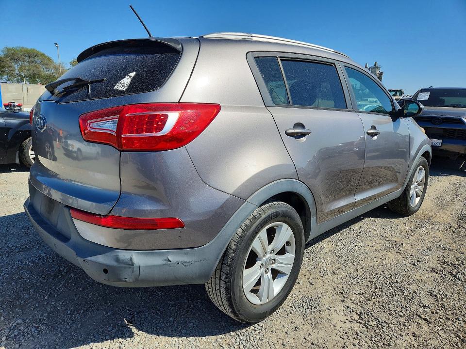 Photo 3 from auction – 2011 KIA SPORTAGE with VIN KNDPB3A23B7079409