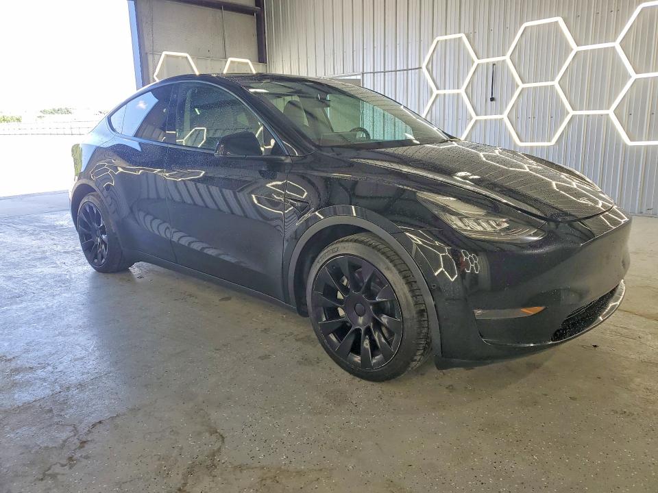 Foto 4 de la subasta – 2023 TESLA MODEL Y con VIN 7SAYGAEE8PF584543