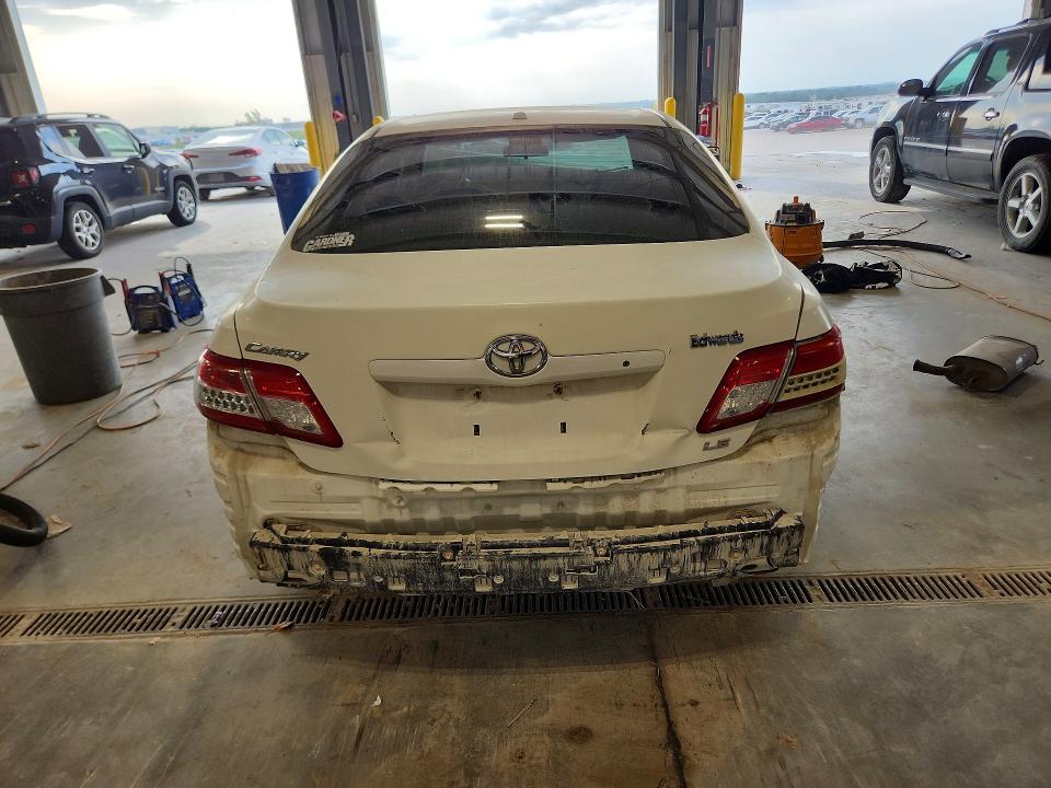 Photo 6 from auction – 2011 TOYOTA CAMRY with VIN 4T1BF3EK9BU684878