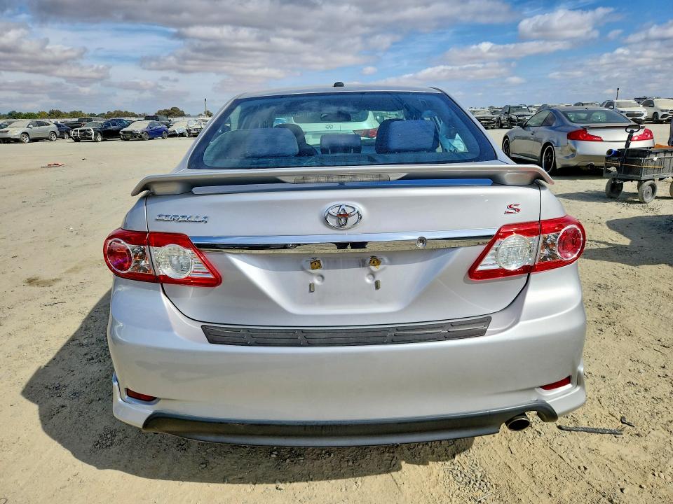 Photo 6 from auction – 2011 TOYOTA COROLLA with VIN 2T1BU4EE4BC688957